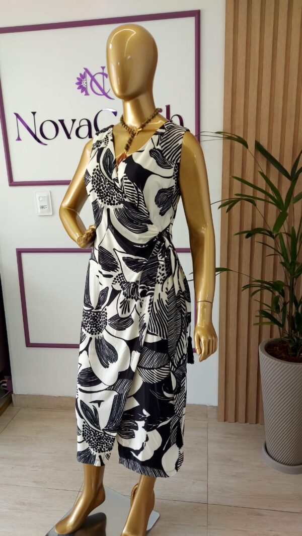 Vestido Midi Envelope Branco e Preto Fluity. - Imagem 5