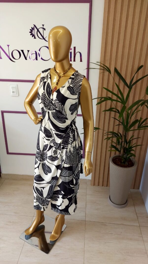 Vestido Midi Envelope Branco e Preto Fluity.