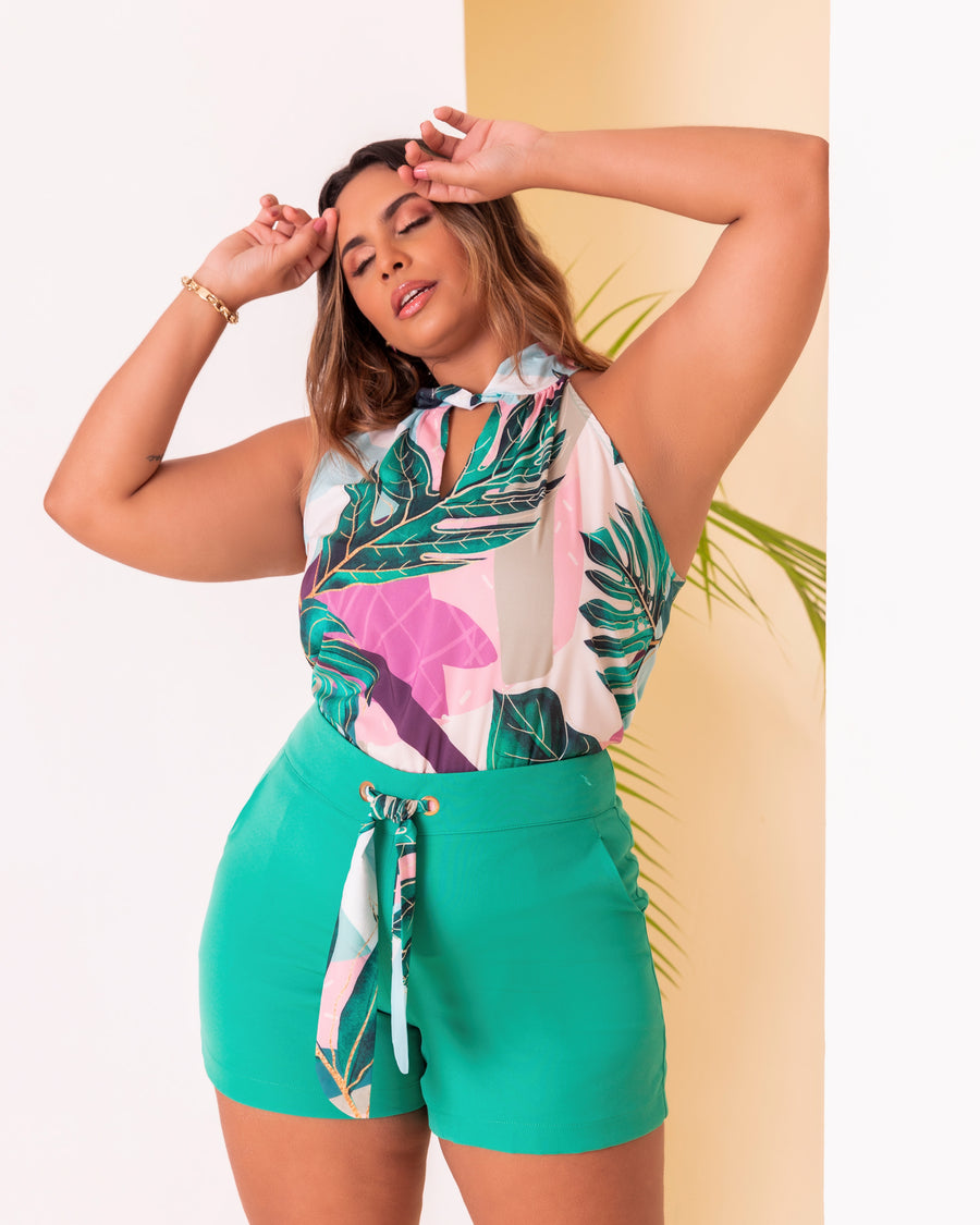 conjunto shorts e blusa plus size
