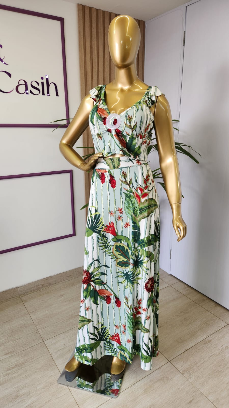 conjunto plus size saia longa e cropped