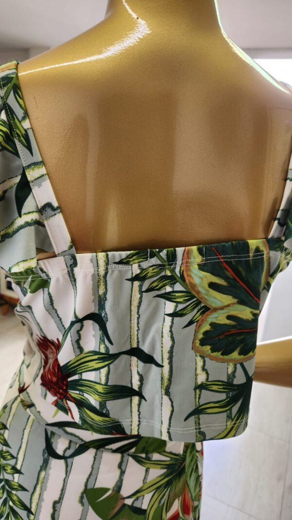 conjunto plus size saia longa e cropped