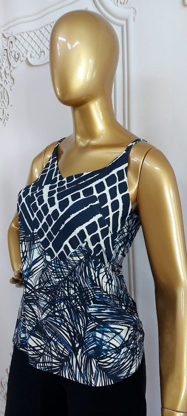 Blusa em Fluity Venice de Alça Estampada Azul Marinho - Imagem 2