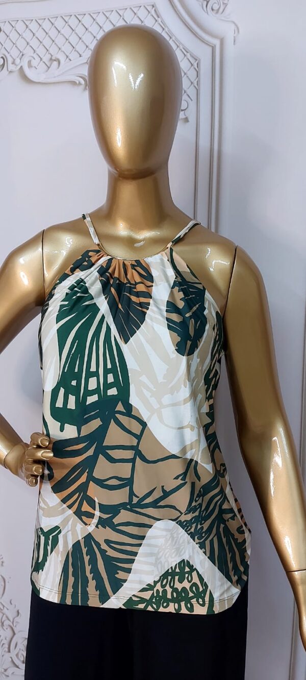 Blusa em Fluity Estampada de Alça com Maxicolar