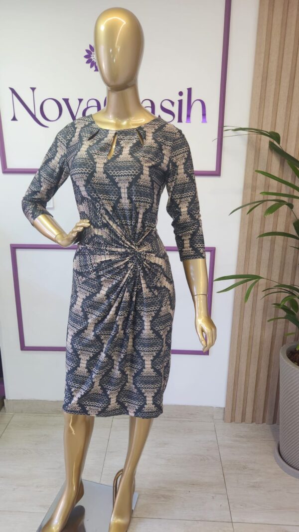 Vestido em Fluity Curto Decote 3 gotas - Imagem 3