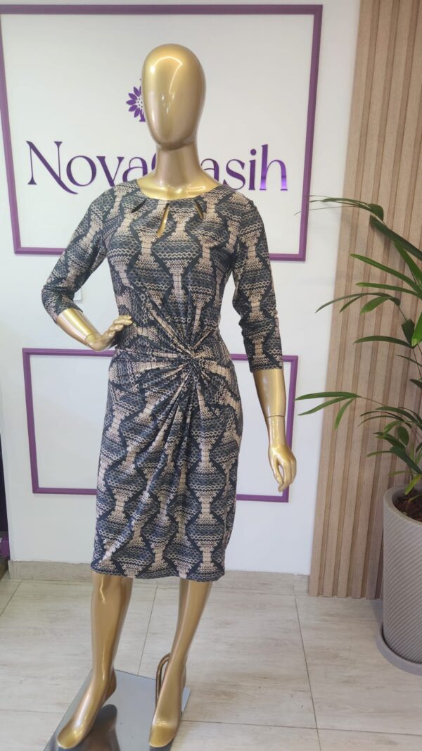 Vestido em Fluity Curto Decote 3 gotas
