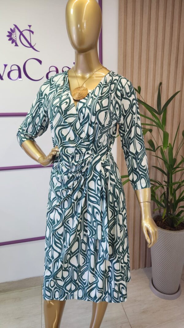 Vestido Curto Cachecouer em Estampa Assimétrica Valéria - Imagem 4