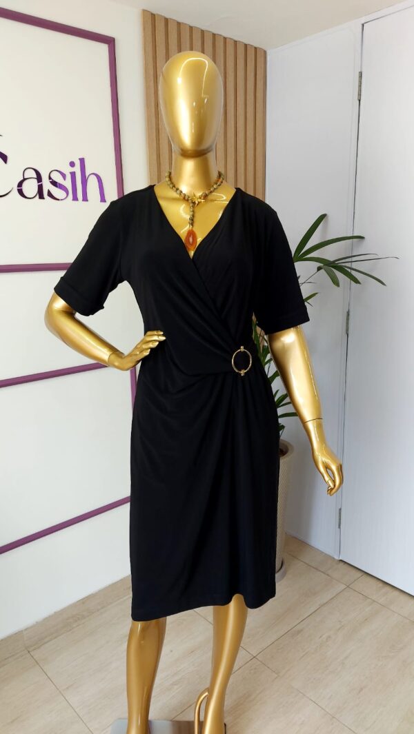Vestido Cachecouer Preto com Fivela dourada - Imagem 3