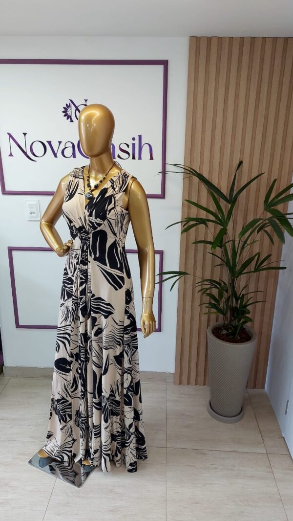 Vestido Longo Regata Estampa Floral Off-White e Preto
