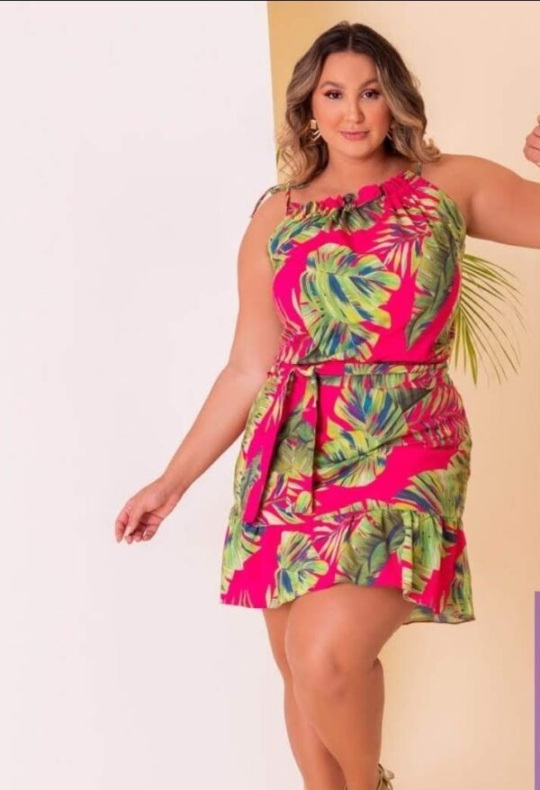 Vestido Amália Pink Floral Plus Size e Modinha