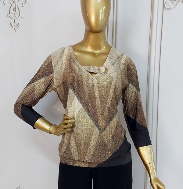 Blusa em Fluity Estampada Mescla Marrom