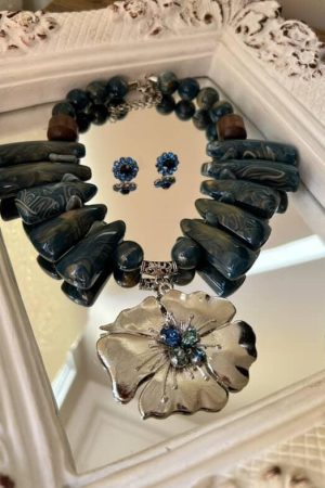 colar artezanal azul fashion